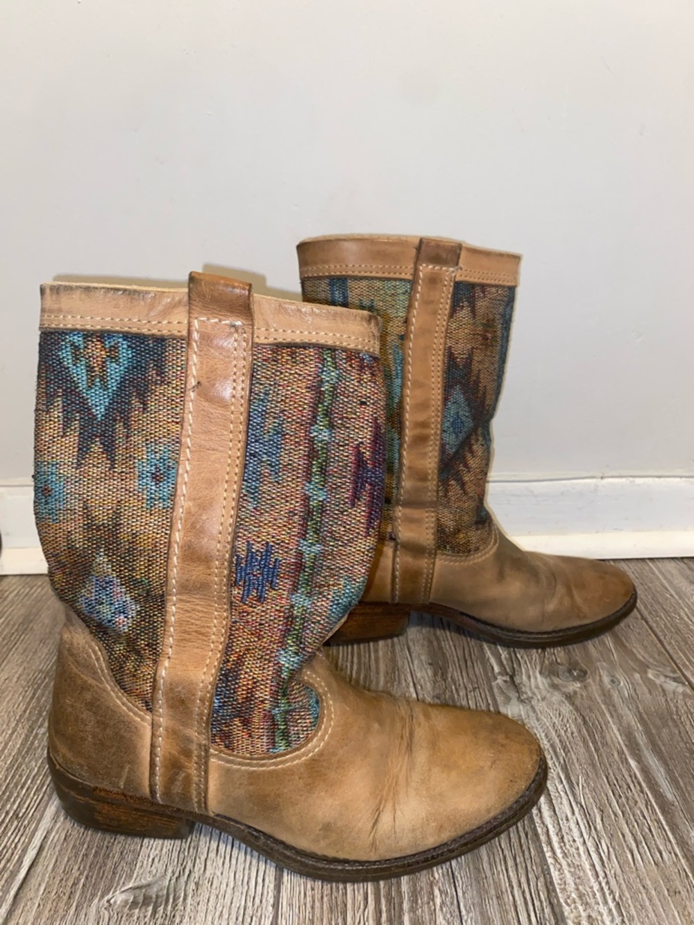 Vintage Hibou Leather/ Tapestry Cowboy Boots Size 37  🖤✨